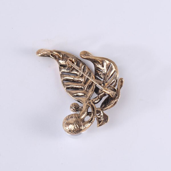 e892837d-3bbc-4f91-95d7-2e294e7c4ba8.jpg Fashion Retro Rhinestone Pearl Leaf Brooch