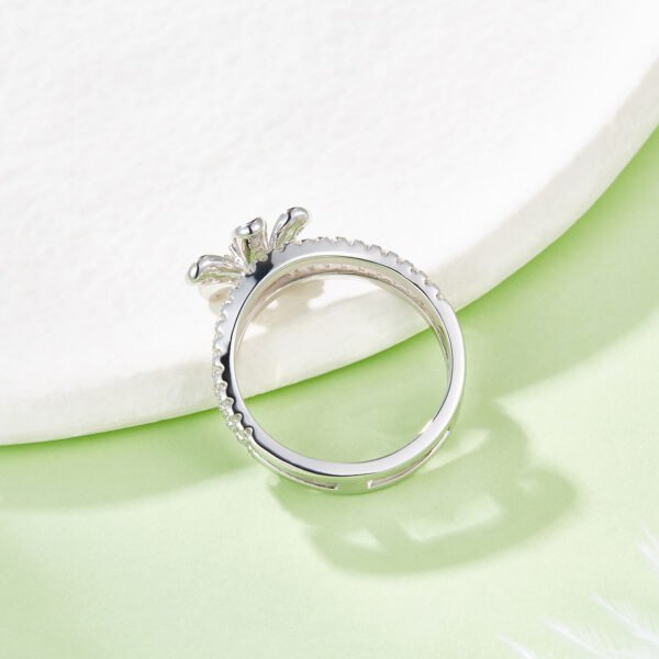 e6324dee-ae89-4cad-9976-5c83396b2f2e.jpeg Sterling Silver Flower Ring